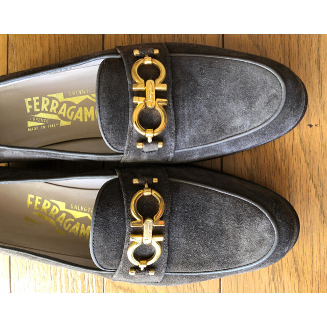 Salvatore Ferragamo(サルヴァトーレフェラガモ)のフェラガモ  ローファー サイズ7 2A  細幅靴 レディースの靴/シューズ(ローファー/革靴)の商品写真