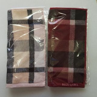 バーバリー(BURBERRY)のブルーレーベルクレストブリッジ タオルハンカチ 2枚 新品 ①(ハンカチ)