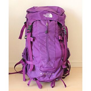 「THE NORTH FACE リュック（W TELLUS 28）」に近い商品