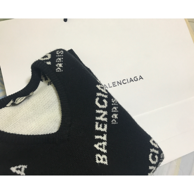 BALENCIAGA ロゴニットセーター