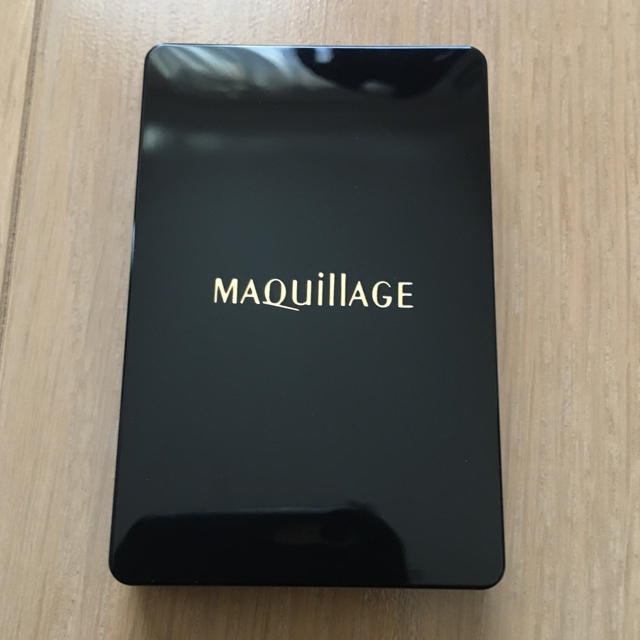 MAQuillAGE(マキアージュ)の★新品★マキアージュ パフ、ケース付き コスメ/美容のベースメイク/化粧品(その他)の商品写真