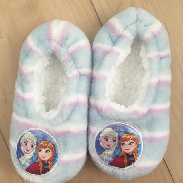 Disney(ディズニー)のアナと雪の女王 スリッパ ルームシューズ 2個セット キッズ/ベビー/マタニティのキッズ靴/シューズ(15cm~)(スリッパ)の商品写真
