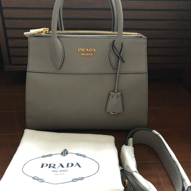 PRADA(プラダ)のかの様専用(新品未使用) プラダ サフィアーノ シティ バッグ♪ レディースのバッグ(ハンドバッグ)の商品写真