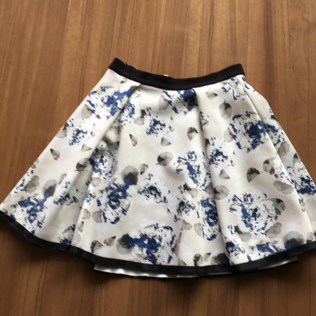 LANVIN en Bleu(ランバンオンブルー)のランバンオンブルー膝丈スカート レディースのスカート(ひざ丈スカート)の商品写真