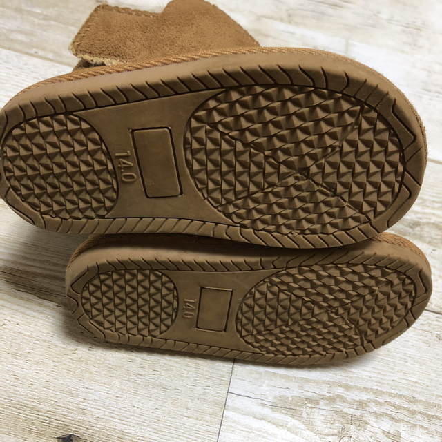 14センチ 美品‼︎ムートンブーツ キッズ/ベビー/マタニティのベビー靴/シューズ(~14cm)(ブーツ)の商品写真