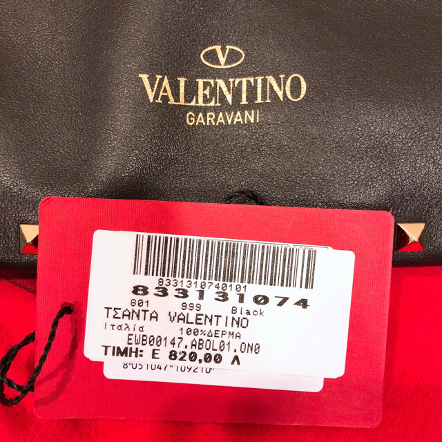 VALENTINO(ヴァレンティノ)の美品☆VALENTINO GARAVANI クラッチ　ブラック レディースのバッグ(クラッチバッグ)の商品写真