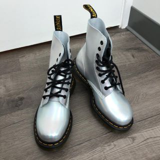 ドクターマーチン(Dr.Martens)の最終値下げ‼️ドクターマーチン ブーツ レア シルバー  新品未使用(ブーツ)