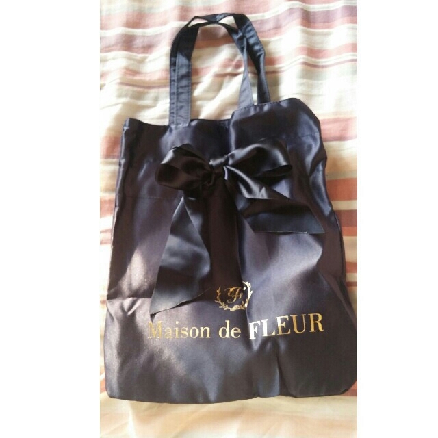 Maison de FLEUR(メゾンドフルール)のMaison de FLEUR メゾン ド フルール　2Way リボンバッグ レディースのバッグ(トートバッグ)の商品写真