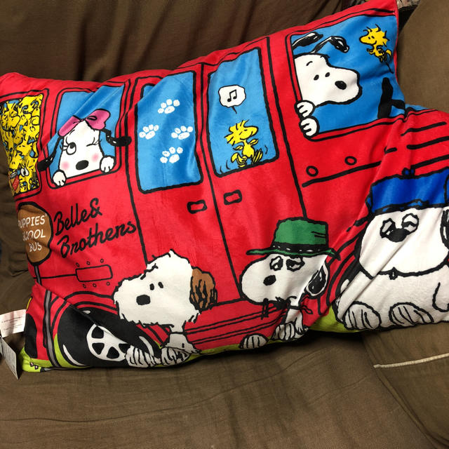 SNOOPY(スヌーピー)の⭐️スヌーピーもちもちダイカットバスクッション⭐️ エンタメ/ホビーのおもちゃ/ぬいぐるみ(キャラクターグッズ)の商品写真