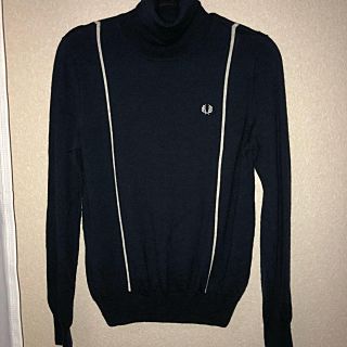 フレッドペリー(FRED PERRY)のfred perry タートルネック ニットトップス ネイビー(ニット/セーター)