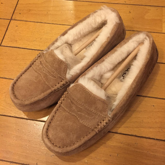 UGG(アグ)のUGG ANSLEY レディースの靴/シューズ(スリッポン/モカシン)の商品写真