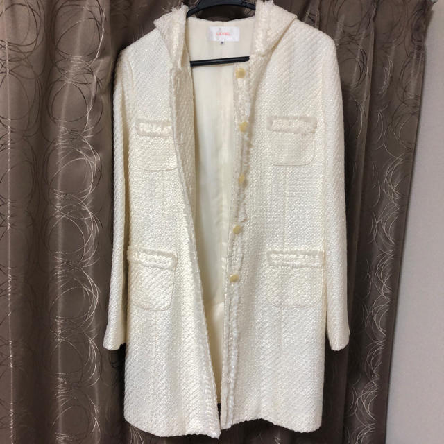 値下げ！LEVIEL ホワイト コート 未使用 大きいサイズ レディースのジャケット/アウター(ロングコート)の商品写真