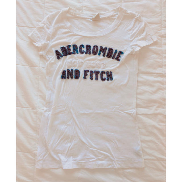 Abercrombie&Fitch(アバクロンビーアンドフィッチ)のアバクロ Tシャツ ホワイト レディースのトップス(Tシャツ(半袖/袖なし))の商品写真