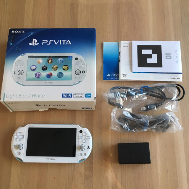 PSvita PCH-2000 Wi-Fiモデル ライトブルー/ホワイト - 携帯用ゲーム機本体