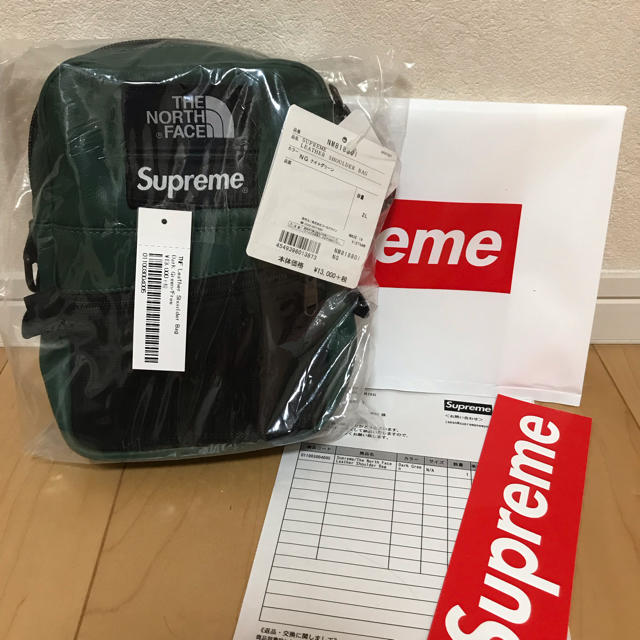 Supreme(シュプリーム)のシュプリーム  ショルダー 緑 メンズのバッグ(ショルダーバッグ)の商品写真