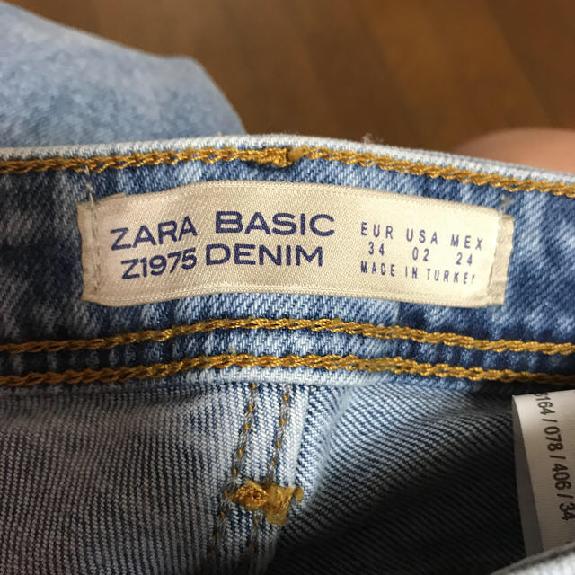 ZARA(ザラ)の【完売品】ZARA ダメージデニム レディースのパンツ(デニム/ジーンズ)の商品写真