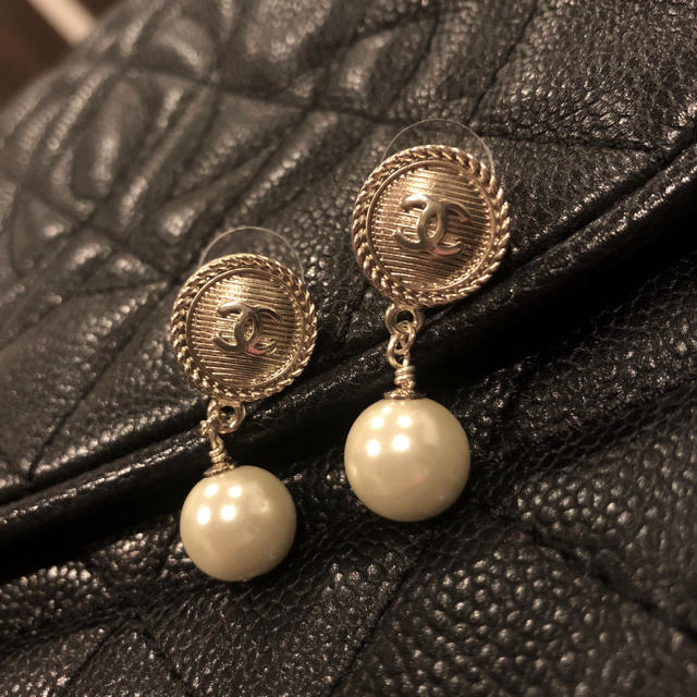 刻印あり CHANEL マットシルバー パール ピアス