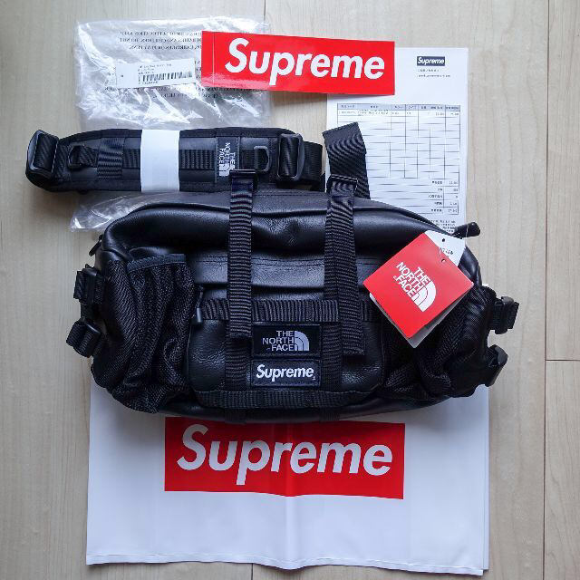 黒 Supreme × TNF Leather Waist Bag