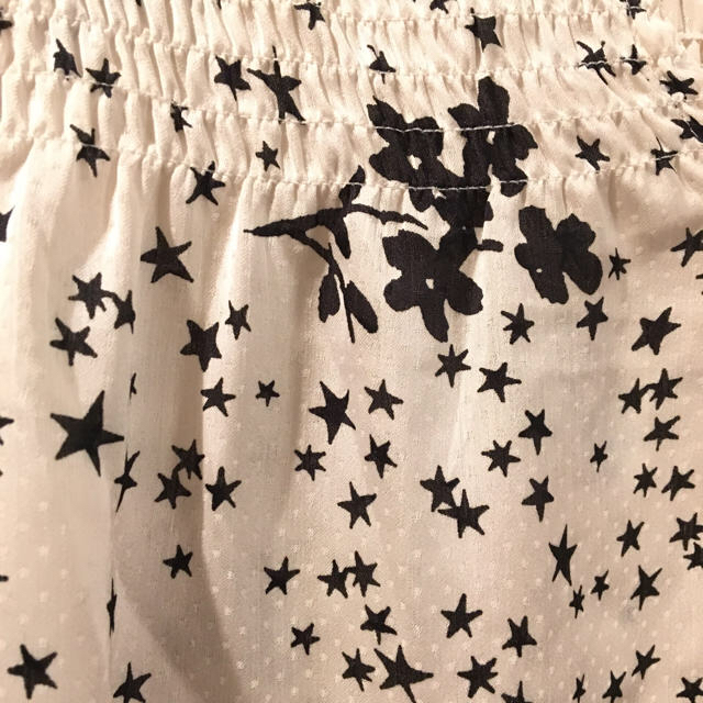 ZARA(ザラ)のZARA／星柄プリント地トップス レディースのトップス(シャツ/ブラウス(長袖/七分))の商品写真