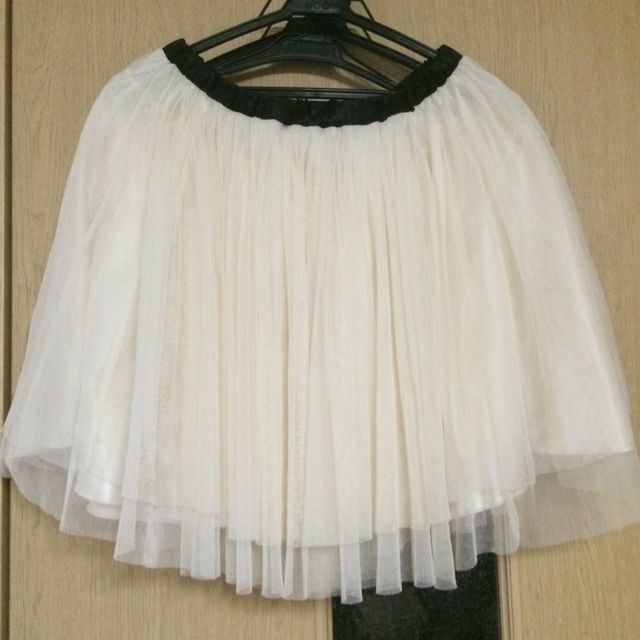 チュールスカート パニエ 白ホワイト レディースのスカート(ひざ丈スカート)の商品写真