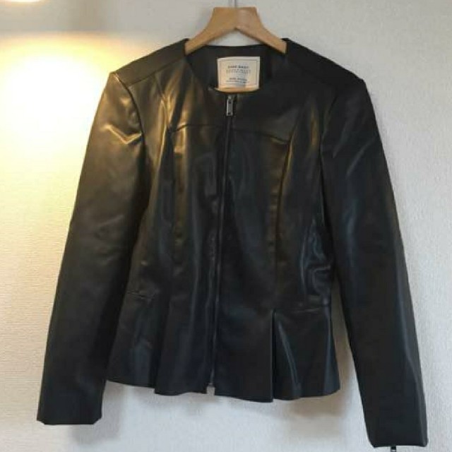 ZARA(ザラ)のZARA レザージャケット サイズM  ライダース レディースのジャケット/アウター(ライダースジャケット)の商品写真