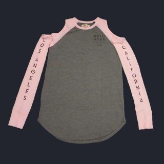 ホリスター(Hollister)の★新品★ホリスター★コールドショルダー長袖Tシャツ (Grey/Pink/S)(Tシャツ(長袖/七分))