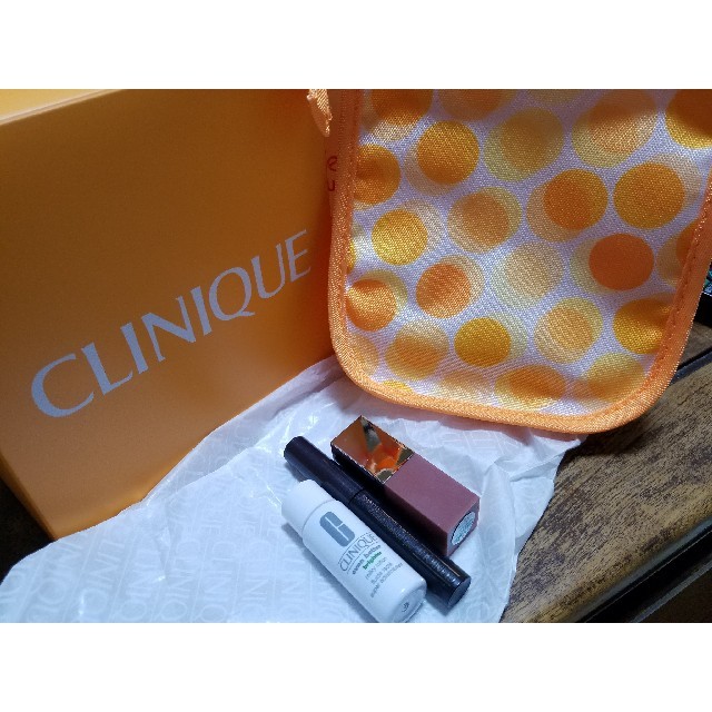 CLINIQUE(クリニーク)のあんこ❤様専用　CLINIQUE　コスメポーチ　セット レディースのファッション小物(ポーチ)の商品写真