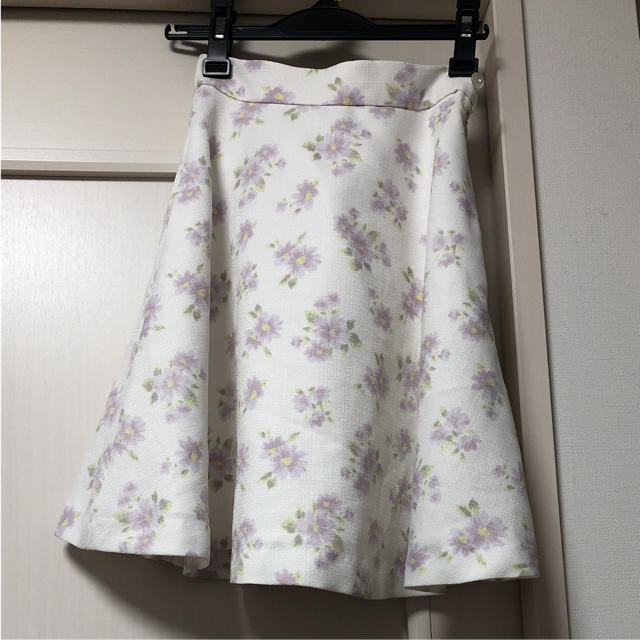 PATTERN fiona(パターンフィオナ)のパターンフィオナ  花柄スカート レディースのスカート(ひざ丈スカート)の商品写真