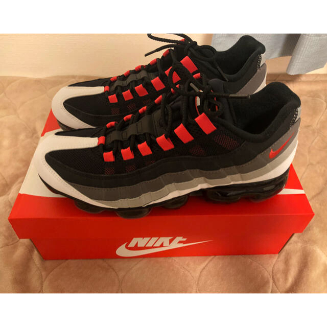 Vapormax 95 white hot red 27.5cm