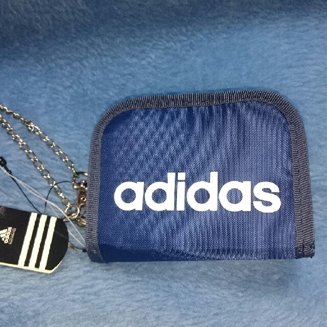 adidas(アディダス)の新品☆adidas折り財布 キッズ/ベビー/マタニティのこども用ファッション小物(財布)の商品写真