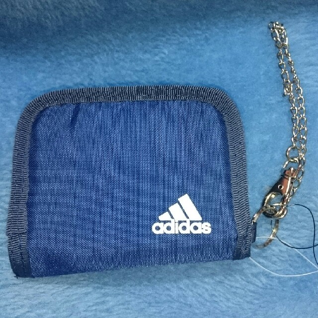 adidas(アディダス)の新品☆adidas折り財布 キッズ/ベビー/マタニティのこども用ファッション小物(財布)の商品写真