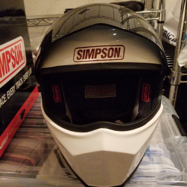 SIMPSON(シンプソン)のシンプソン　フルフェイス 自動車/バイクのバイク(ヘルメット/シールド)の商品写真