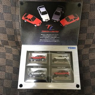 トミカリミテッド　AE86レビントレノ