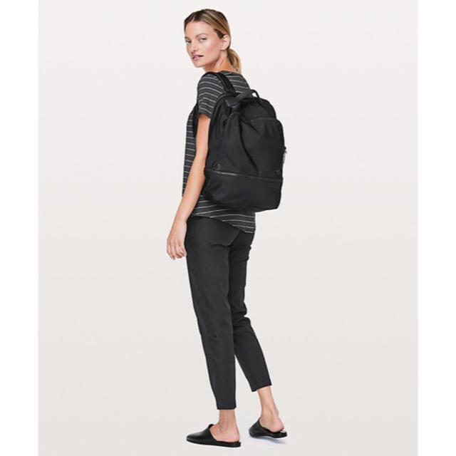 lululemon(ルルレモン)のlululemon 撥水 バックパック ブラック City Adventurer レディースのバッグ(リュック/バックパック)の商品写真