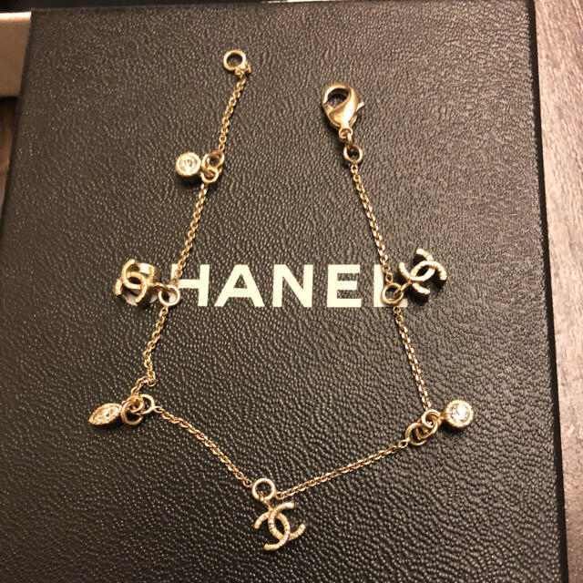 CHANEL(シャネル)のシャネルブレスレット レディースのアクセサリー(ブレスレット/バングル)の商品写真