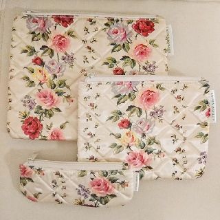 ローラアシュレイ(LAURA ASHLEY)の新品・ローラアシュレイ ・ポーチ ×３(その他)