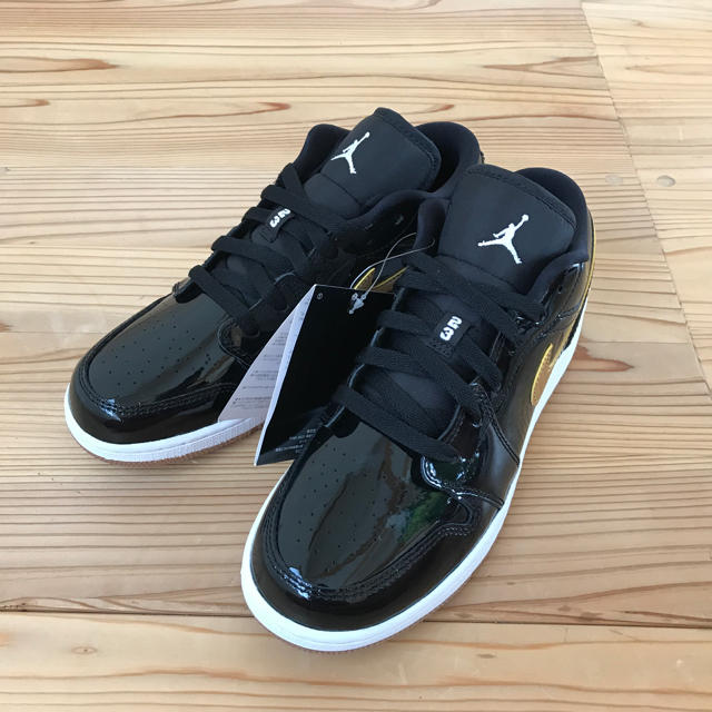 NIKE(ナイキ)のNIKE AIR JORDAN 1 LOW GG 24cm レディースの靴/シューズ(スニーカー)の商品写真