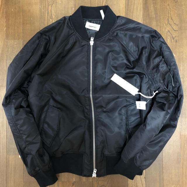 FEAR OF GOD(フィアオブゴッド)の専用 Lサイズ  Essentials Raglan Bomber Jacket メンズのジャケット/アウター(ナイロンジャケット)の商品写真