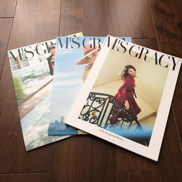 M'S GRACY(エムズグレイシー)のエムズグレーシー 最新カタログ他  ３冊セット エンタメ/ホビーの雑誌(ファッション)の商品写真