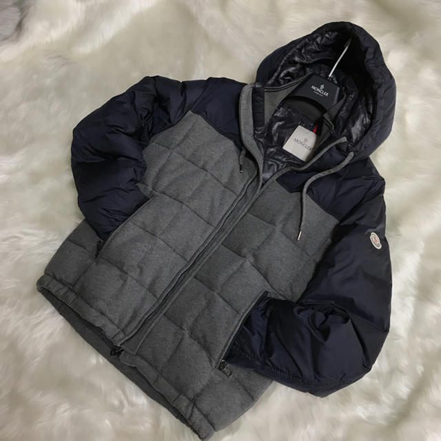 MONCLER(モンクレール)の美品 モンクレール ダウン  メンズのジャケット/アウター(ダウンジャケット)の商品写真