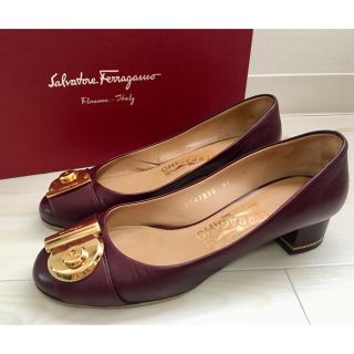 サルヴァトーレフェラガモ(Salvatore Ferragamo)のFerragamo フェラガモ パンプス ガンチーニ ボルドー 鍵型 ワイン(ハイヒール/パンプス)