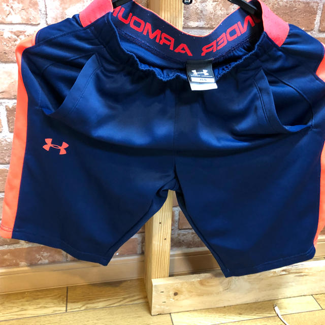 UNDER ARMOUR(アンダーアーマー)の子供ジャージセットアップ キッズ/ベビー/マタニティのキッズ服男の子用(90cm~)(その他)の商品写真