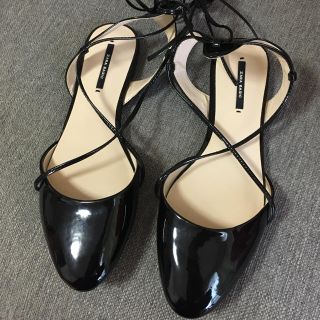 ザラ(ZARA)の新品 zara エナメル レースアップパンプス レースアップシューズ ザラ 黒(ハイヒール/パンプス)