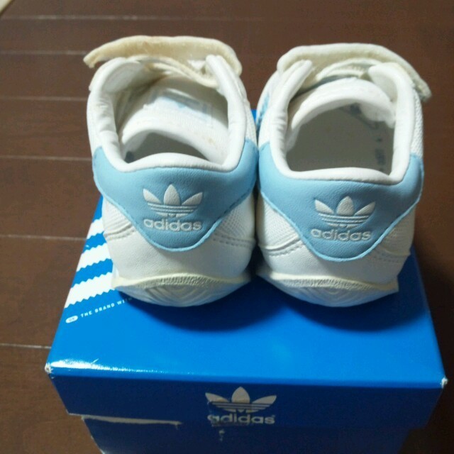 adidas(アディダス)のadidas  ｽﾆｰｶｰ  12㎝ キッズ/ベビー/マタニティのキッズ靴/シューズ(15cm~)(その他)の商品写真