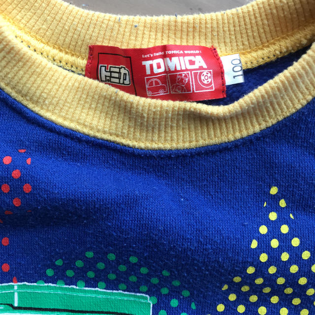 Takara Tomy(タカラトミー)のトミカ トレーナー 100サイズ キッズ/ベビー/マタニティのキッズ服男の子用(90cm~)(Tシャツ/カットソー)の商品写真