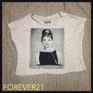 フォーエバートゥエンティーワン(FOREVER 21)のF21 ショート丈 プリントTシャツ(Tシャツ(半袖/袖なし))