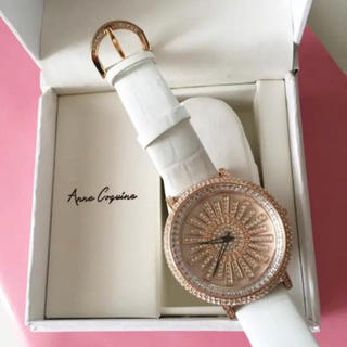 スワロフスキー(SWAROVSKI)のアンコキーヌ 時計 白 グルグル時計 キラキラ人気モデル スワロフスキー(腕時計)