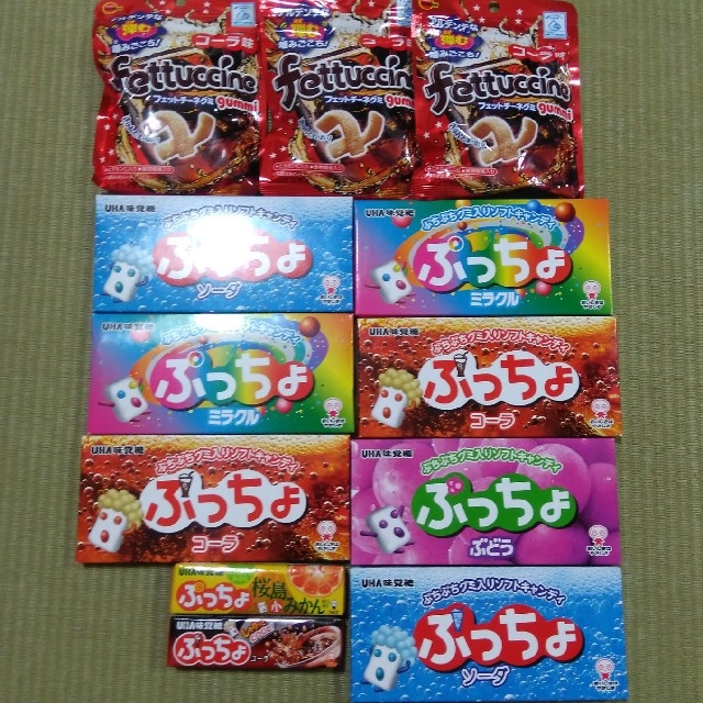 UHA味覚糖(ユーハミカクトウ)のフィットチーネとぷっちょの詰め合わせ12点 食品/飲料/酒の食品(菓子/デザート)の商品写真