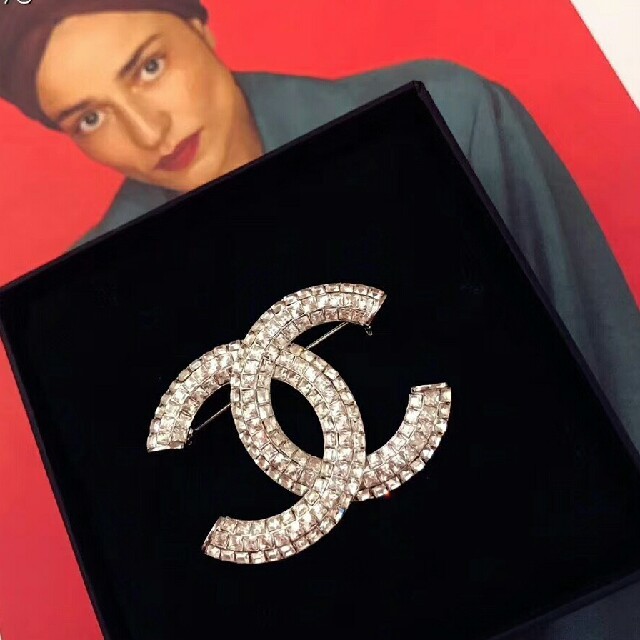 CHANEL(シャネル)のブローチ/コサージュCHANEL レディースのアクセサリー(ブローチ/コサージュ)の商品写真