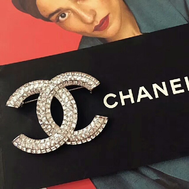 CHANEL(シャネル)のブローチ/コサージュCHANEL レディースのアクセサリー(ブローチ/コサージュ)の商品写真